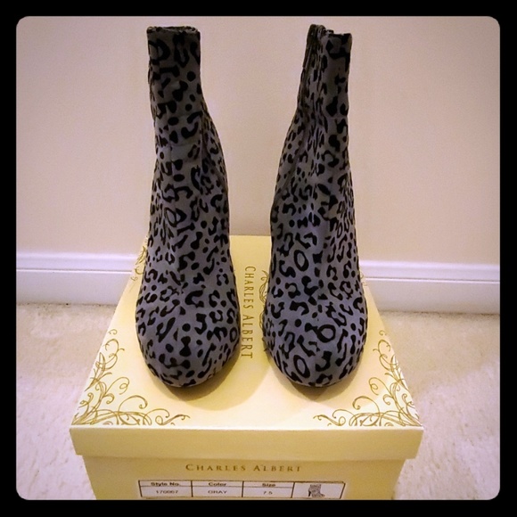 Charles Albert Shoes - Gray leopard print platform booties